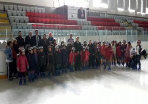 Buz ve Kış Sporları Eğitim Projesi sürüyor